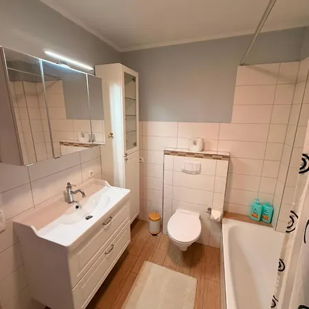Gemuetliche In Apartament